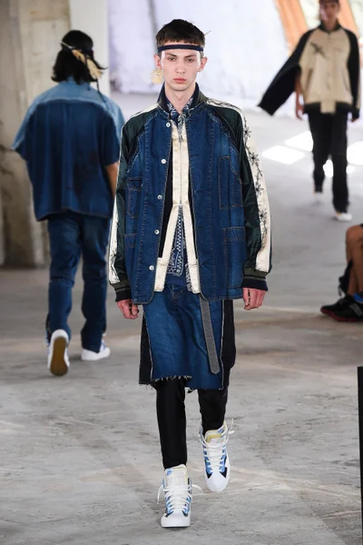 Look 16